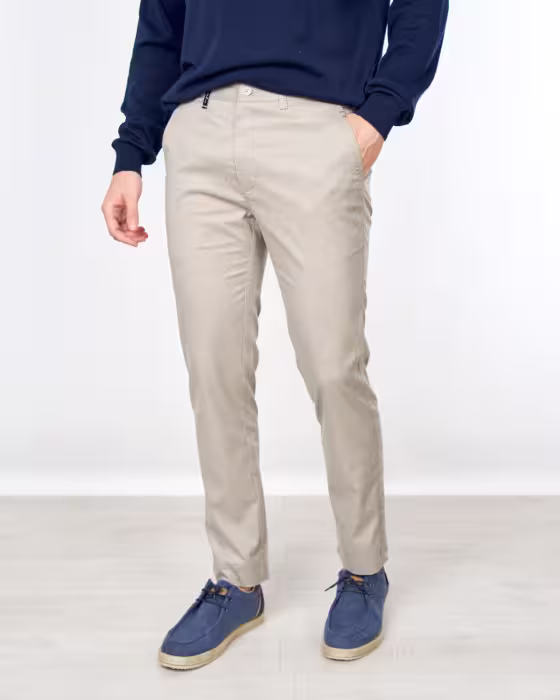 Chino slim elástico