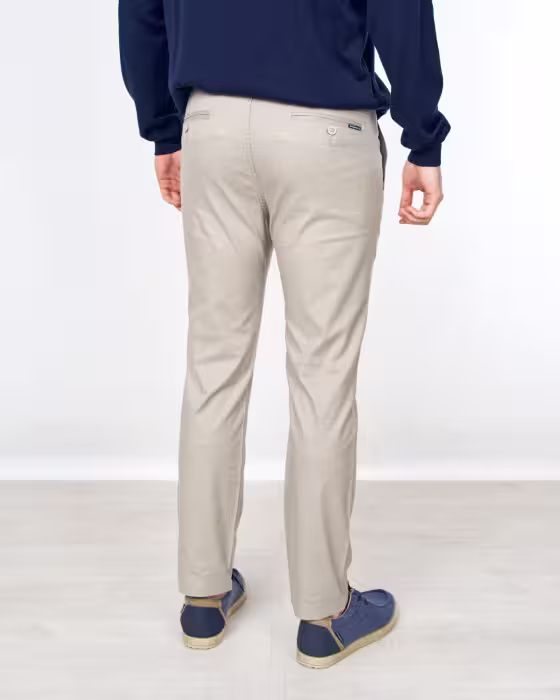 Chino slim elástico