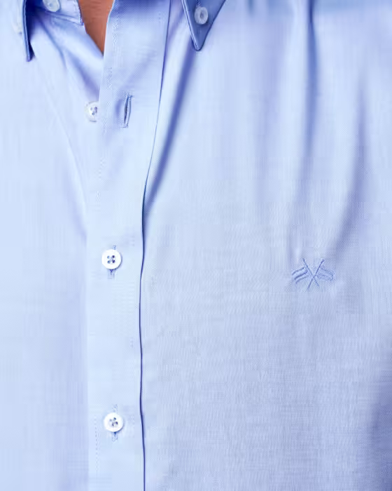 Microoxford cuello botón